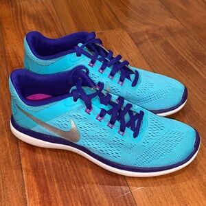 Nike Women's Teal and Purple Athletic Shoes size 6.5